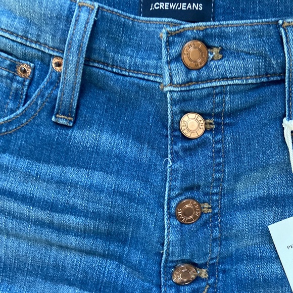 ✅SOLD J CREW DISTRESSED HIGH RISE SHORTS 30 NEW - Picture 3 of 9